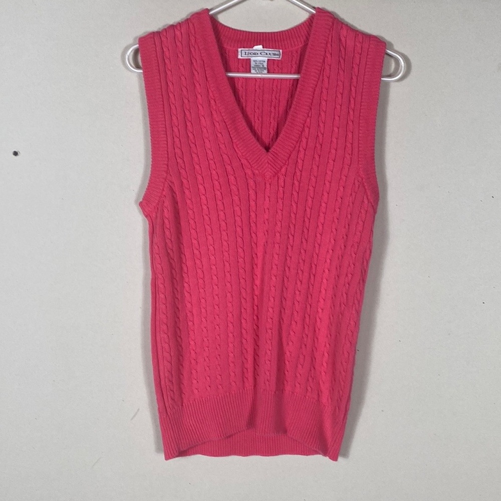 Vintage IZOD CLUB cable knit women’s pink v-neck sweater vest.
